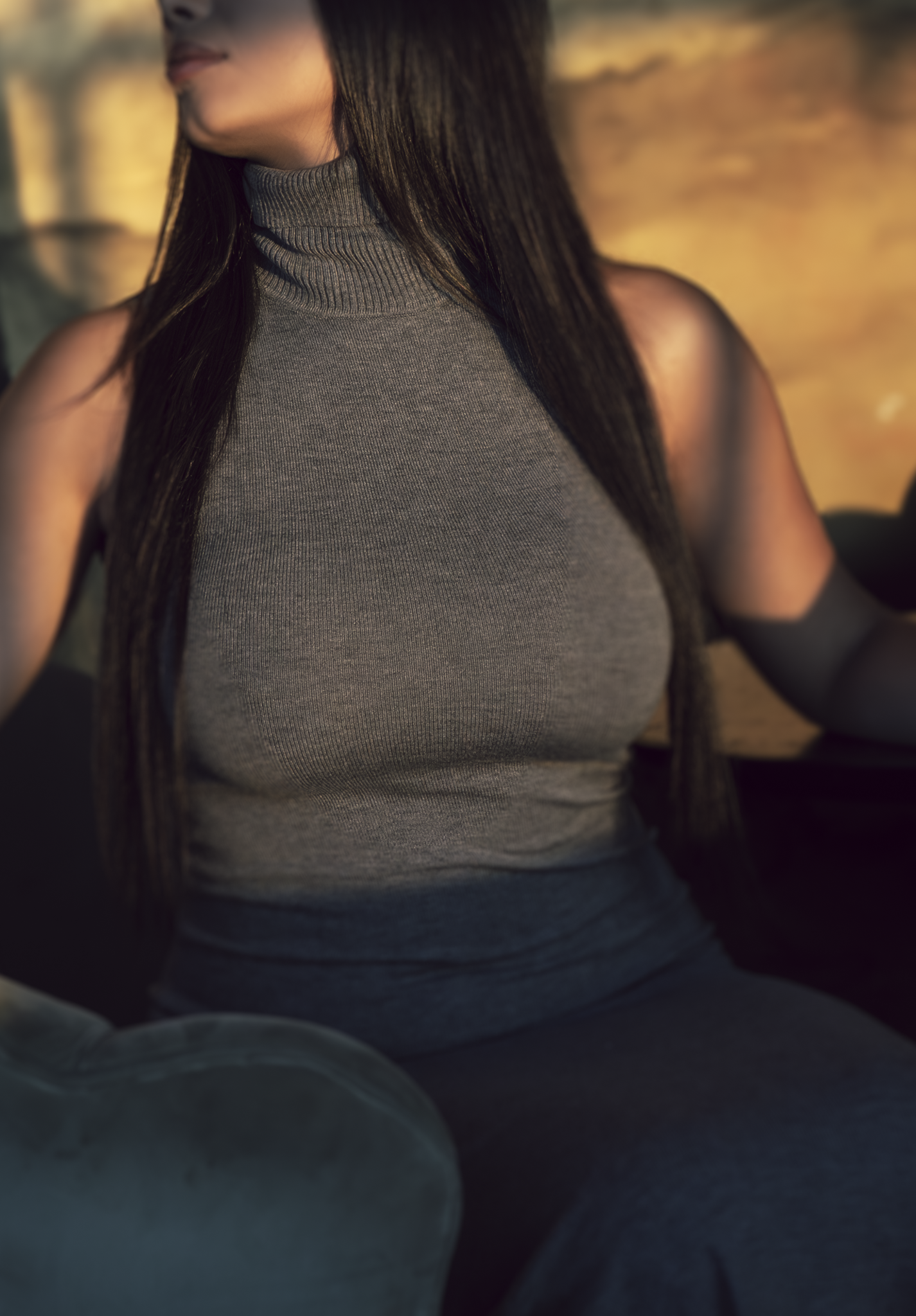 Vestido Maxi Ajustado de Punto con Cuello Alto – Gris Genuina